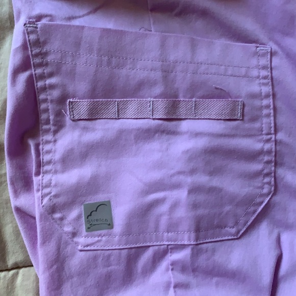 ButterSoft Jogger Scrubs - Picture 4 of 4